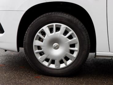 SPOTICAR Opel Combo Life Mpv 1.2i 110pk Mt6 |airco|sens. Achteraan|multimed Occasions - Monospace Essence Blanc - Oostende - 400348021_5