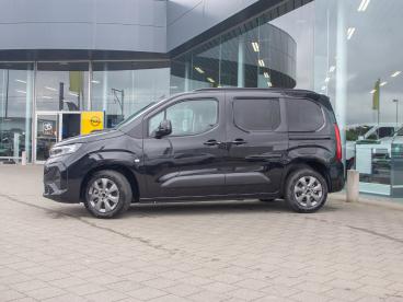 SPOTICAR Opel Combo Life L1 1.2 Turbo Benzine 110pk Mt6|camera|verwarmde Ze Occasions - Monospace Essence Zwart - Veurne - 1200383365_2