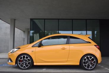 SPOTICAR Opel Corsa Turbo S/s Gsi Occasions - Citadine Essence Jaune - Loppem - 1200370658_4