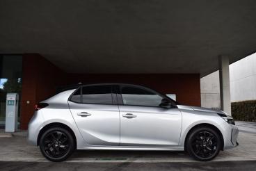 SPOTICAR Opel Corsa 1.2gs Line*navipro*360°camera*dodehoek Tweedehands - Citadine Benzine Argent - Loppem - 1200370659_3