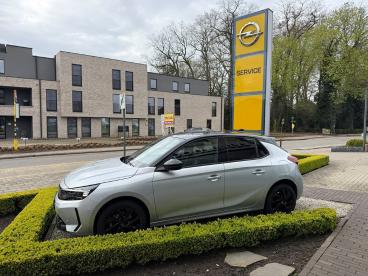 SPOTICAR Opel Corsa Gs 1.2 Turbo 100pk Navi*camera*apple Carplay-andro Occasions - Citadine Essence Argent - Laakdal - 400373345_4