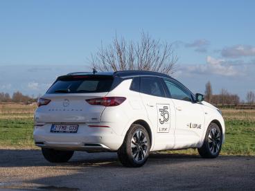 SPOTICAR Opel Grandland 1.6t 180pk|plug-in Hybride|demo|leder|bussines Ele Tweedehands - Suv Hybrid Blanc - Oostende - 400357790_2