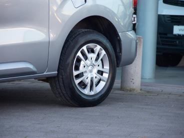 SPOTICAR Opel Vivaro Van L2 2.0 Automaat 180pk |2 Schuifdeuren|trekhaak Tweedehands - Utilitaire Diesel Gris - Veurne - 400366867_5