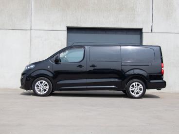 SPOTICAR Opel Vivaro Dc 5 Zit 2.0 At 177pk Camera|navi|trekhaak Occasions -  Diesel Zwart - Oostende - 1200382200_2