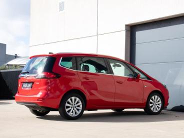 SPOTICAR Opel Zafira Tourer 1.6 Mt6 Cng|leder|camera|navi Occasions - Monospace Gpl Rouge - Oostende - 400350307_3