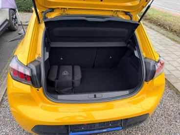 SPOTICAR Peugeot 208 2 E-208 Active Pack Tweedehands - Citadine Elektrisch Jaune - Strombeek-bever - 1200365610_5