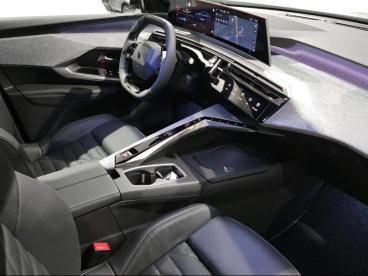 SPOTICAR Peugeot 3008 Exclusive Awd Dual Motor 325pk Tweedehands - Suv Elektrisch White - Waarschoot - 1200382944_2