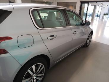 SPOTICAR Peugeot 308 2 1.2 Puretech 130 S&s Eat8 Allure Occasions - Berline Essence Gris - Drogenbos - 1200362236_4