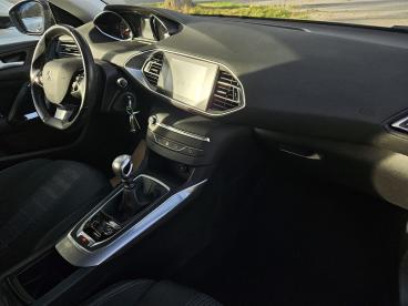 SPOTICAR Peugeot 308 1.2 S&s Allure Tweedehands - Hatchback Benzine Overig - Knokke - 1200389574_2