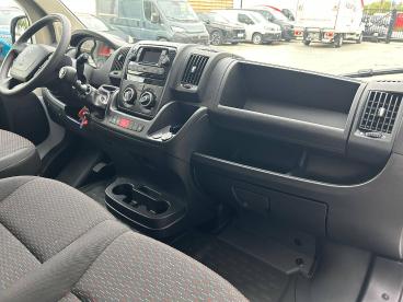 SPOTICAR Peugeot Boxer Laadbak Met Laadklep L4 - 2.2 Diesel Tweedehands - Hatchback Diesel Overig - Knokke - 1200395719_2