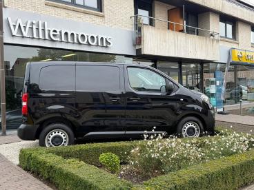 SPOTICAR Peugeot Expert L1 2.0 Bluehdi 120pk *3-zit*parkeersensoren Acht Occasions - Utilitaire Diesel Noir - Laakdal - 400363211_2