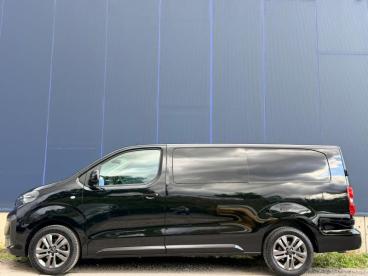 SPOTICAR Peugeot Expert Double Cabine / 180ch / Pack Style / Eat8 Tweedehands - Hatchback Diesel Black - Rochefort - 1200389192_4