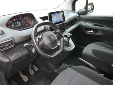 SPOTICAR Peugeot Partner Premium 1.2i 110pk Tweedehands - Utilitaire Benzine Black - Waarschoot - 1200365133_2