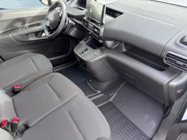 SPOTICAR Peugeot Partner Standard Light / Eat8 Tweedehands -  Diesel White - Marche-en-famenne - 1200365277_2