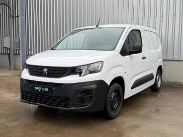 SPOTICAR Peugeot Partner Van *ac*3pl* 1.2 Benz 110 Pk Tweedehands -  Benzine Blanc - Oostende - 1200366059_1