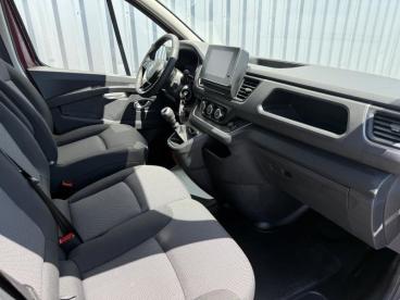 SPOTICAR Renault Trafic Iii Grand Zen*12 Mois Garantie*att.remorque* Tweedehands -  Diesel Red - Waremme - 1200376880_2