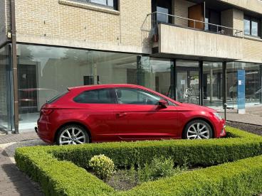 SPOTICAR Seat Leon Fr 1.4 Turbo 150pk *navi*camera*apple Carplay-andr Occasions - Berline Essence Rouge - Laakdal - 400376117_2
