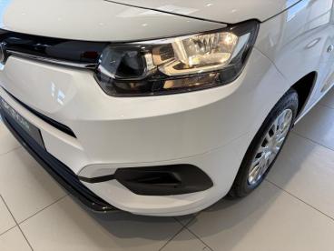 SPOTICAR Toyota Proace City & Verso Shuttle Occasions - Monospace Essence White - Eupen - 1200373491_4