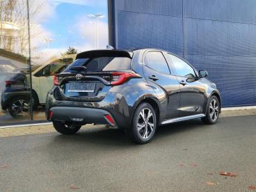 SPOTICAR Toyota Yaris Iconic -  Automatique - Tweedehands - Citadine Hybrid Black - Gembloux - 1200373058_4