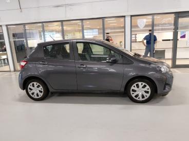 SPOTICAR Toyota Yaris 3 1.5 Vvt-i Hybrid E-cvt Comfort Occasions - Citadine Hybride Grijs - Wilrijk - 1200377175_4