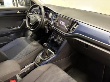 SPOTICAR Volkswagen T-roc  Occasions - Suv Essence Grey - Awans - 1200366325_2