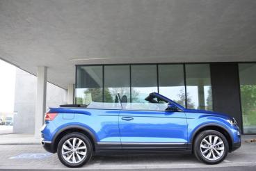 SPOTICAR Volkswagen T-roc Cabrio Tsi *leder*navi*parkeersensoren*trekhaak Occasions - Suv Essence Bleu - Loppem - 1200375224_3