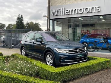 SPOTICAR Volkswagen Tiguan Highline 1.5tsi 150pk Dsg7 *matrix Led Koplampen*d Occasions - Suv Essence Bleu - Laakdal - 400365250_1