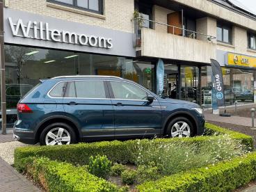 SPOTICAR Volkswagen Tiguan Highline 1.5tsi 150pk Dsg7 *matrix Led Koplampen*d Occasions - Suv Essence Bleu - Laakdal - 400365250_2