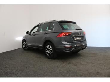 SPOTICAR Volkswagen Tiguan 2.0d Automaat Active *dab*gps*carplay*camera Achte Occasions - Suv Diesel Gris - Roeselare - 400367063_4
