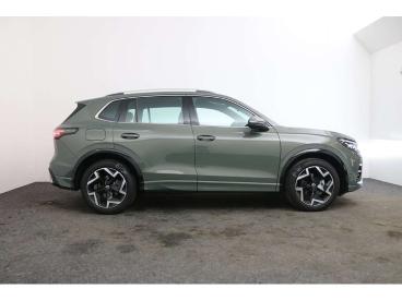 SPOTICAR Volkswagen Tiguan New Tiguan 1.5 Etsi Automaat R-line* Sportzetels*d Occasions - Suv Essence Green - Roeselare - 1200371232_3