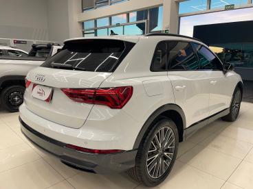 SPOTICAR Audi Q3 1.4 35 Tfsi Gasolina Black S Line S Tronic Usada - Suv Gasolina Branco - Campo Grande - 500046474_4