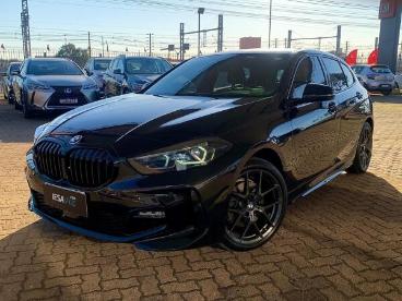 SPOTICAR Bmw Serie 1 118 1.5 12v Gasolina M Sport Steptronic Usada - Hatch Gasolina Preto - Porto Alegre - 500025393_1