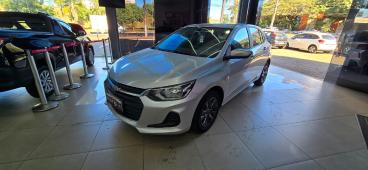 SPOTICAR Chevrolet Onix 1.0 Flex Lt Manual Usada - Hatch Flex Prata - Ribeirao Preto - 500040010_1