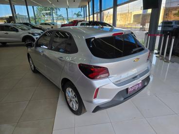 SPOTICAR Chevrolet Onix 1.0 Flex Lt Manual Usada - Hatch Flex Prata - Ribeirao Preto - 500040650_4