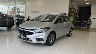 SPOTICAR Chevrolet Onix 1.0 Flex Manual Usada - Hatch Flex Prata - Guarapari - 500046218_1