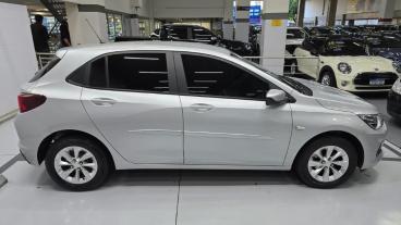 SPOTICAR Chevrolet Onix 1.0 Flex Manual Usada - Hatch Flex Prata - Campinas - 500046328_5
