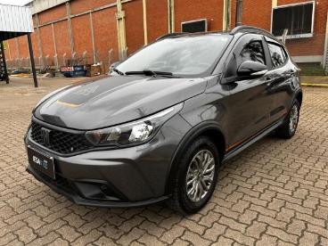 SPOTICAR Fiat Argo 1.3 Firefly Flex Trekking Manual Usada - Hatch Flex Cinza - Porto Alegre - 500028900_1