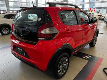 SPOTICAR Fiat Mobi 1.0 Evo Flex Trekking Manual Usada - Hatch Flex Vermelho - Porto Alegre - 500028821_4