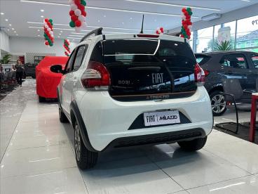 SPOTICAR Fiat Mobi 1.0 Evo Flex Trekking Manual Usada - Picape Flex Branco - Santos - 500029252_5