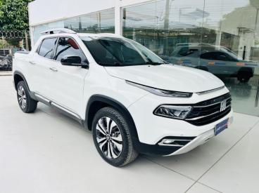 SPOTICAR Fiat Toro 2.0 16v Turbo Diesel Volcano 4wd At9 Usada - Picape Diesel Branco - Colatina - 500043270_1