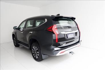 SPOTICAR Mitsubishi Pajero 2.4 16v Mivec Turbo Diesel Hpe-s Awd Automatico Usada - Suv Diesel Preto - Teresina - 500045700_5