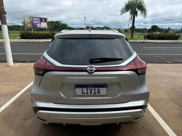 SPOTICAR Nissan Kicks 1.6 16v Flexstart Sense Xtronic Usada - Picape Flex Prata - Catanduva - 500045411_5