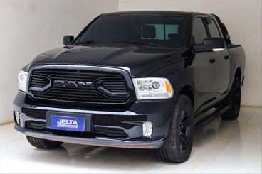 SPOTICAR Ram Classic 5.7 V8 Gasolina Laramie Night Edition Cd 4x4 Autom Usada - Hatch Gasolina Preto - Teresina - 500033144_2
