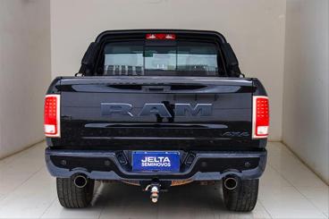 SPOTICAR Ram Classic 5.7 V8 Gasolina Laramie Night Edition Cd 4x4 Autom Usada - Hatch Gasolina Preto - Teresina - 500033144_4
