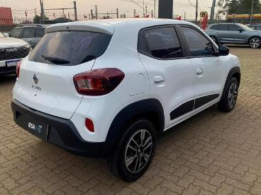 SPOTICAR Renault Kwid 1.0 12v Sce Flex Intense Manual Usada - Hatch Flex Branco - Porto Alegre - 500025565_4