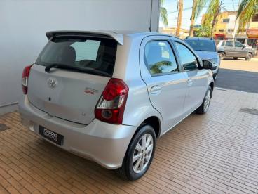 SPOTICAR Toyota Etios 1.5 X Plus 16v Flex 4p Manual Usada - Hatch Flex Prata - Montes Claros - 500047628_4