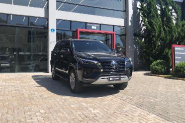 SPOTICAR Toyota Hilux 2.8 D-4d Turbo Diesel Cd Gr-s 4x4 Automatico Usada - Picape Diesel Preto - Campos Novos - 500044508_2
