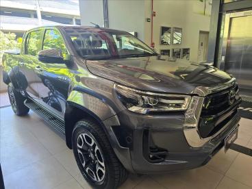 SPOTICAR Toyota Hilux 2.8 D-4d Turbo Diesel Cd Srx Plus 4x4 Automatico Usada - Picape Diesel Cinza - Olinda - 500045809_1