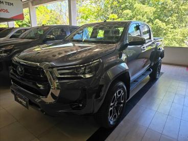 SPOTICAR Toyota Hilux 2.8 D-4d Turbo Diesel Cd Srx Plus 4x4 Automatico Usada - Picape Diesel Cinza - Olinda - 500045809_3