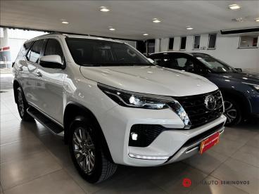 SPOTICAR Toyota Hilux 2.8 D-4d Turbo Diesel Srx 7l 4x4 Automatico Usada - Picape Diesel Branco - Ipatinga - 500046396_3